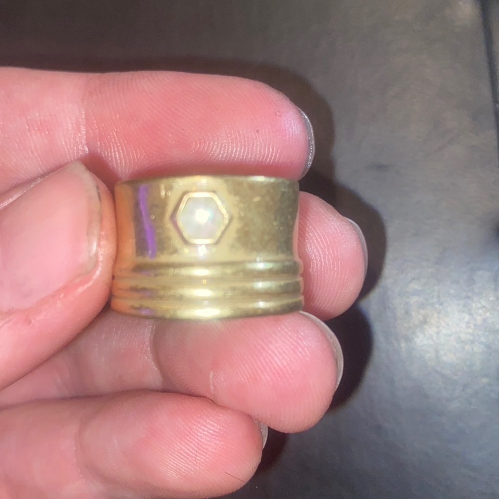 LUCKY BRAND 7 men’s ring is in Great condition. It’s gold in color and original.